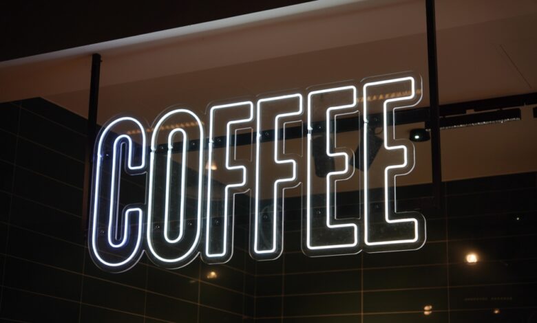 Benefits of Buying Wholesale LED Signs for Franchises