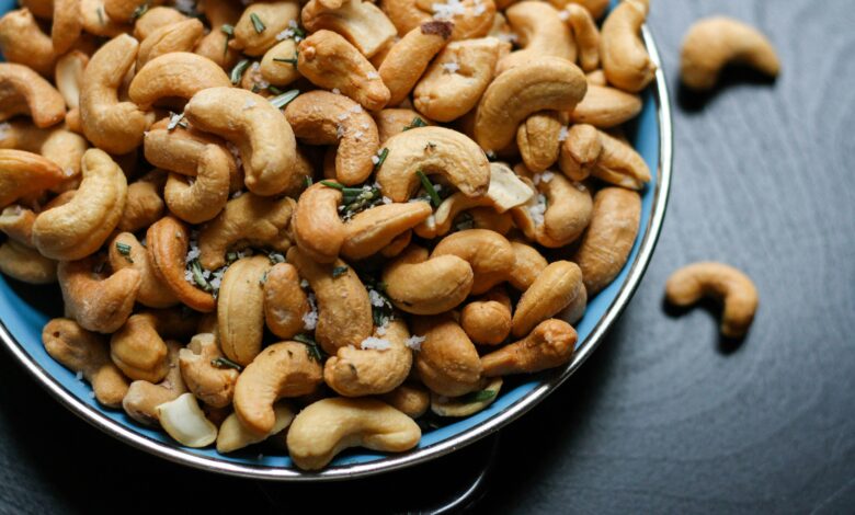 Cashews vs. Other Nuts: Which One Is Better for Your Diet?